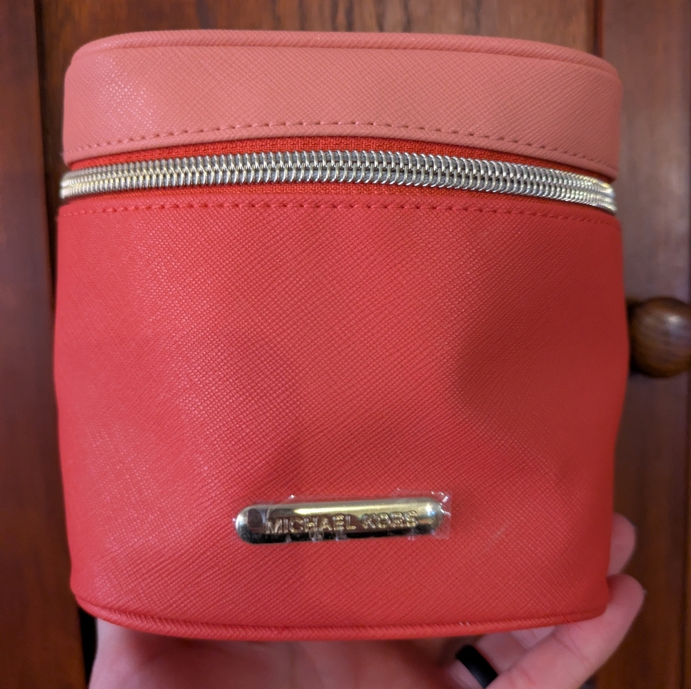 Beautiful Coral Michael Kors Zipper Cube